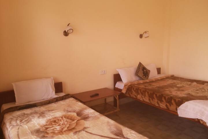Room 5 of 63
