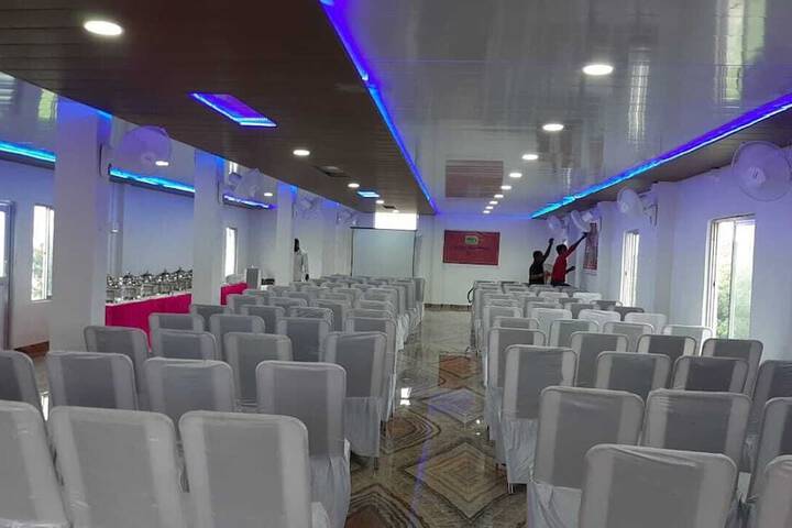 Ballroom/Hall 2 of 4