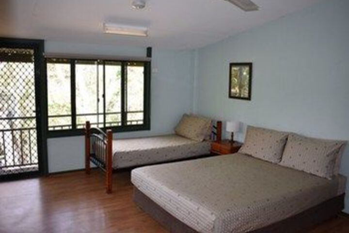 Room 27 of 69