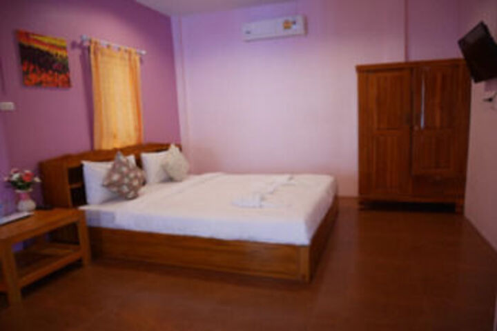 Room 28 of 37