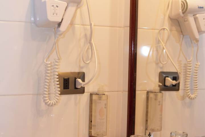 Room 14 of 77