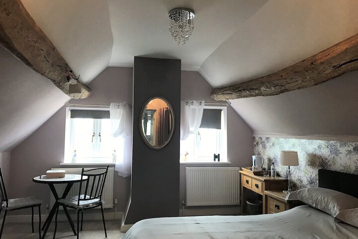 Room 2 of 11