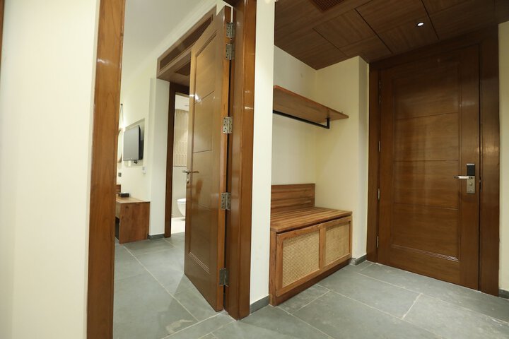 Room 12 of 117