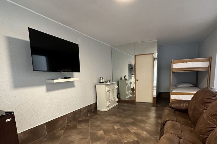 Room 10 of 63