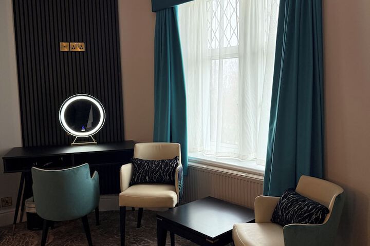 Room 7 of 33