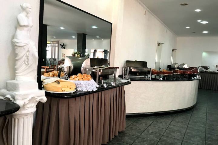 Dining 63 of 100