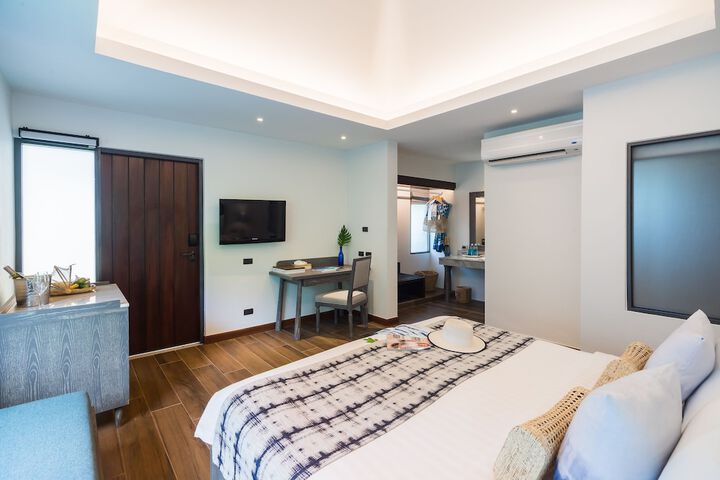 Room 36 of 162