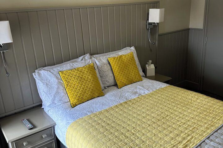 Room 9 of 33
