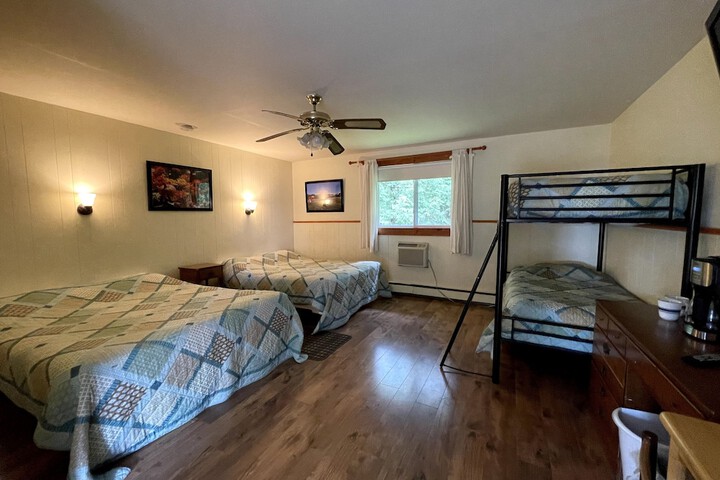 Room 25 of 37