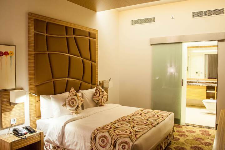 Room 20 of 106