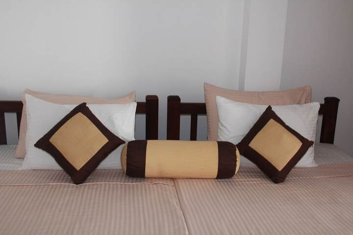 Room 3 of 8
