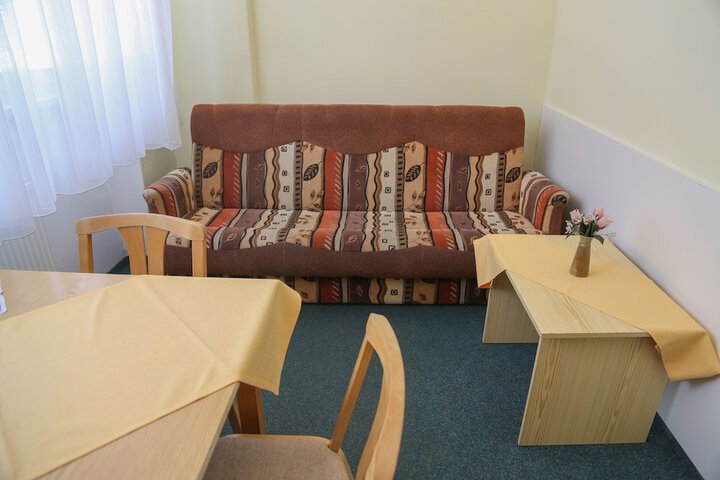 Room 28 of 48