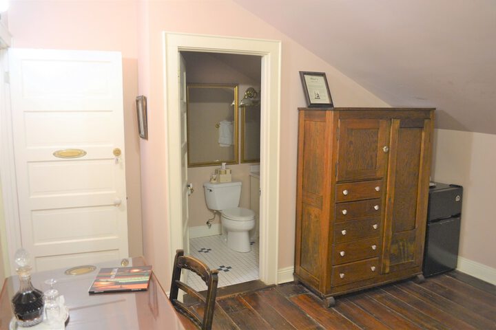 Room 30 of 156