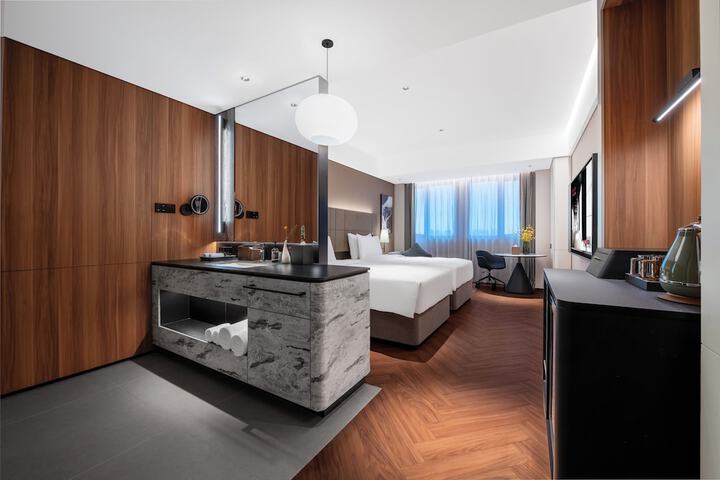 Room 16 of 70