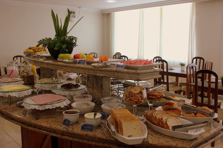 Dining 40 of 44