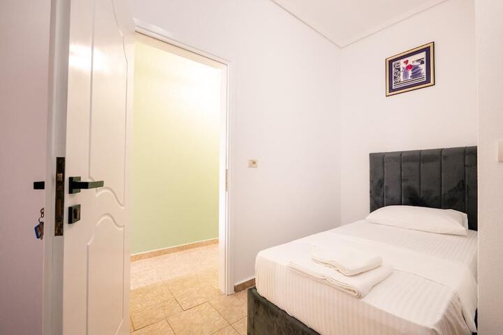 Room 27 of 65