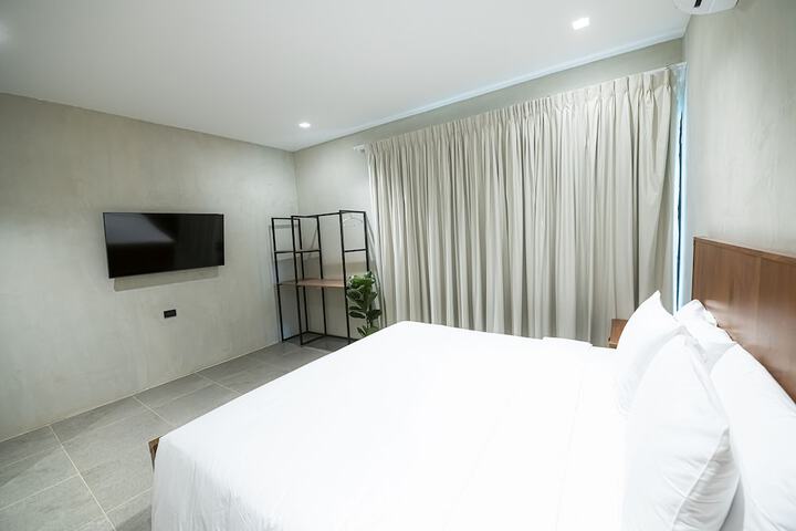 Room 8 of 24