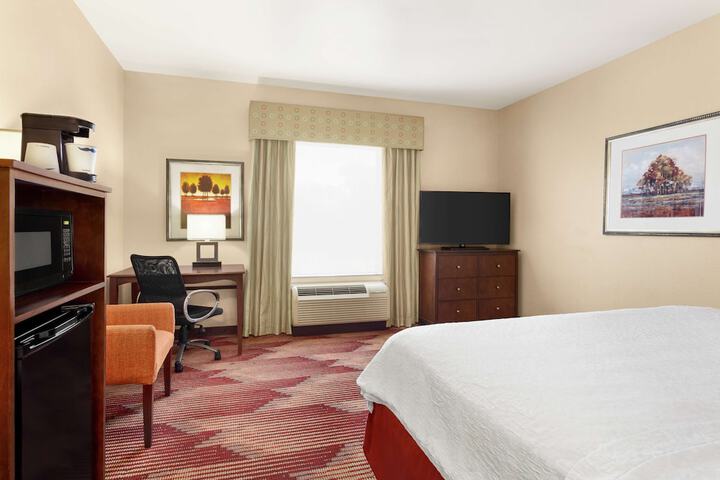1 King Bed (12 of 19)