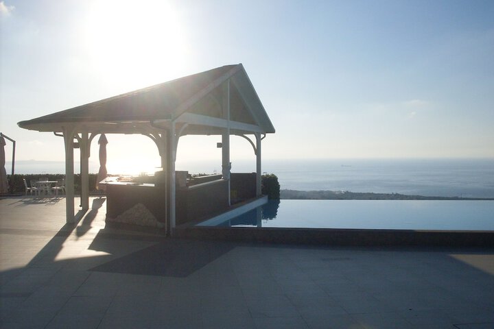 Hotel with Pool