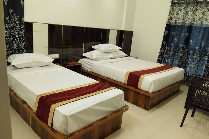 Room 14 of 38
