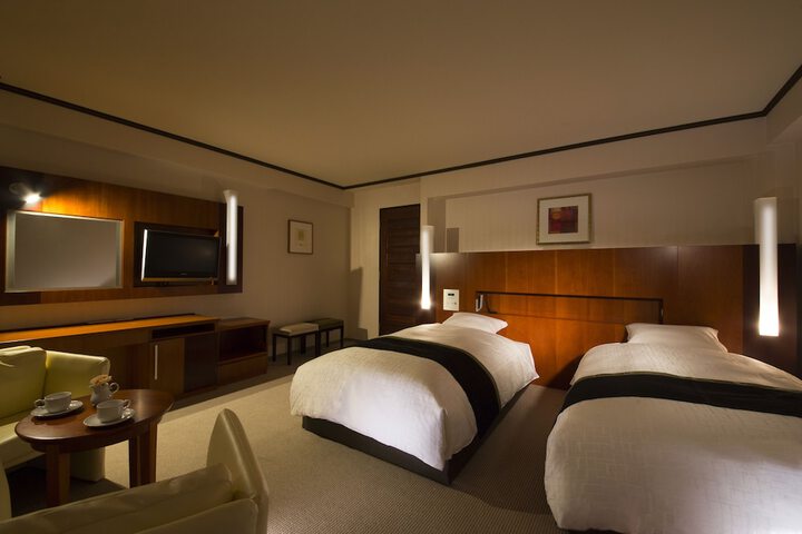 Room 5 of 75