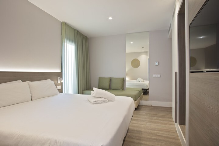 Room 7 of 51