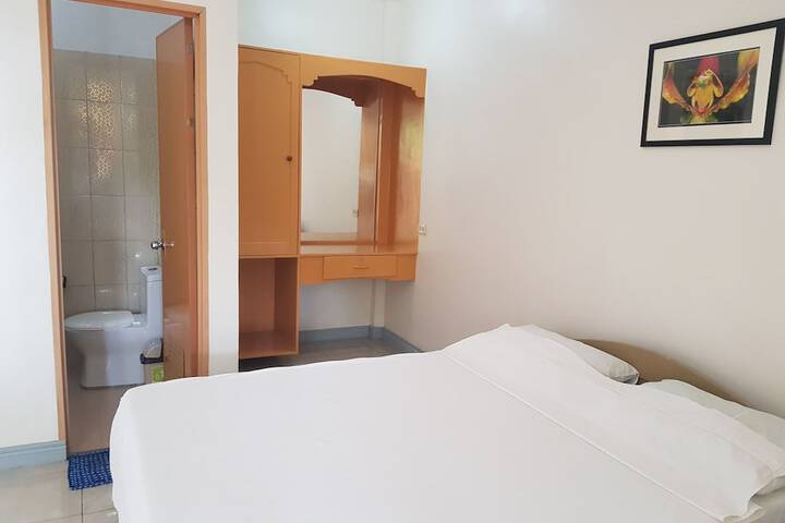 Room 4 of 20