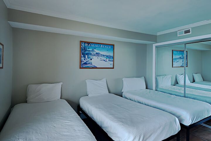 Room 13 of 84