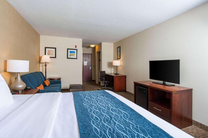 1 King Bed (7 of 9)