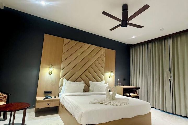 Room 36 of 103