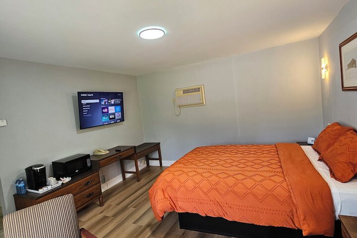 Room 26 of 69