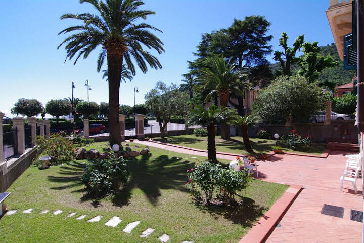 Residenza Madri Pie Noli