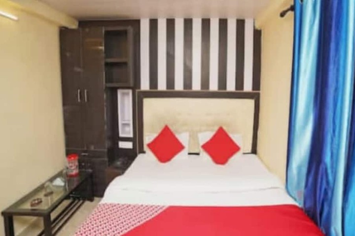 Room 4 of 11