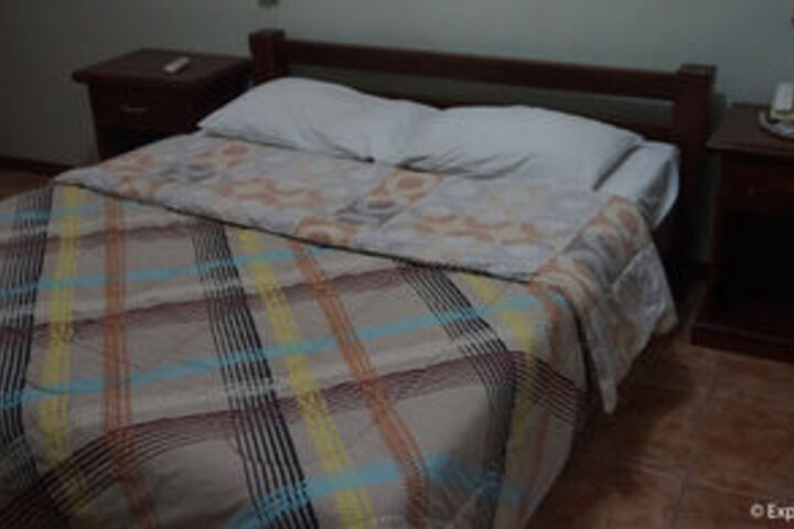 Room 8 of 33