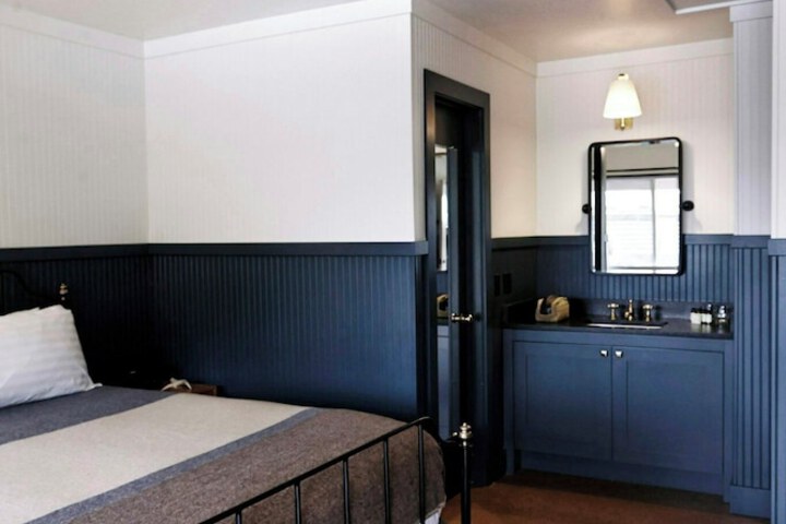 Room 36 of 74
