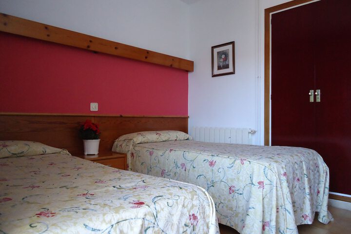 Room 4 of 37