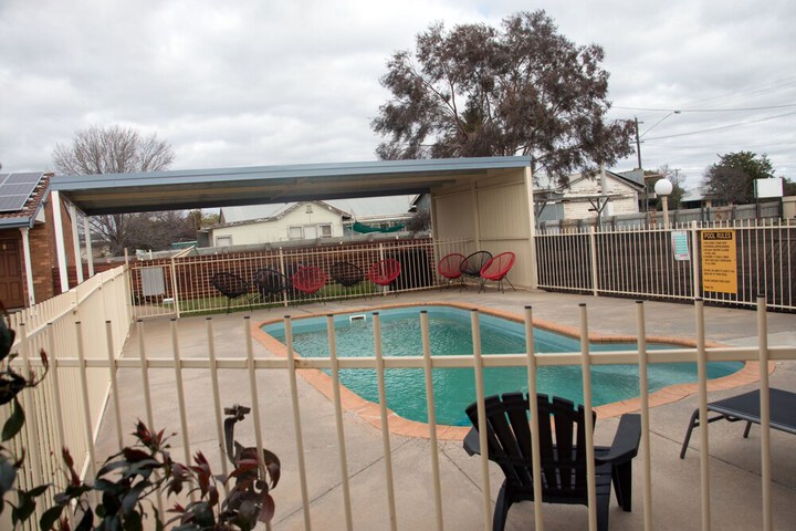 Property Grounds 33 of 35
