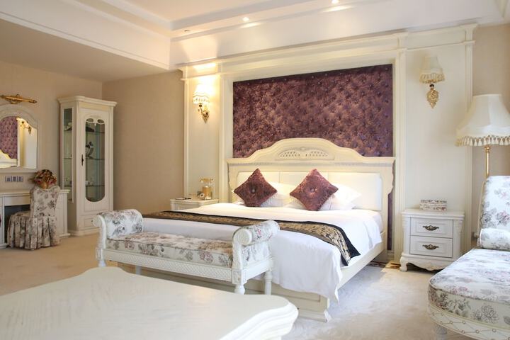Room 40 of 91