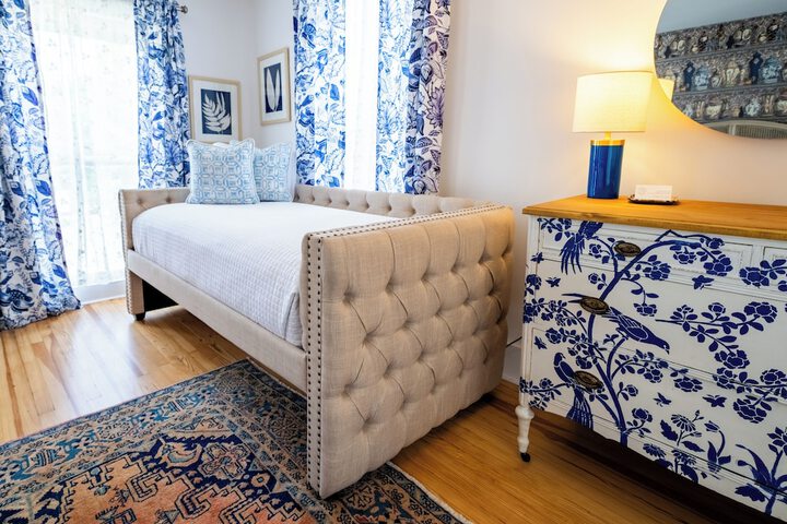 Room 40 of 130