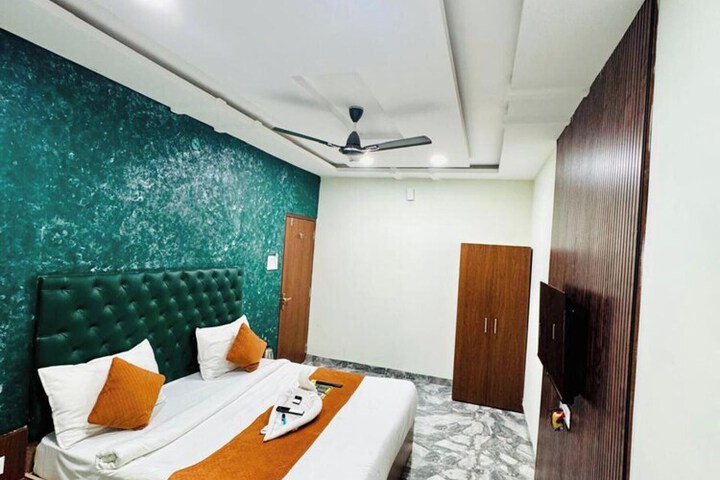 Room 22 of 30