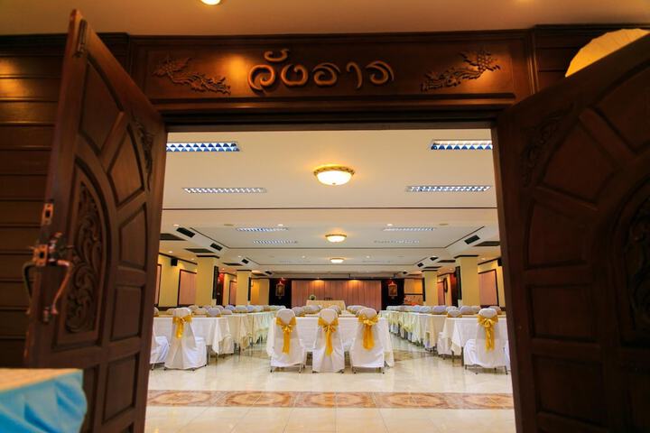 Ballroom/Hall 20 of 25