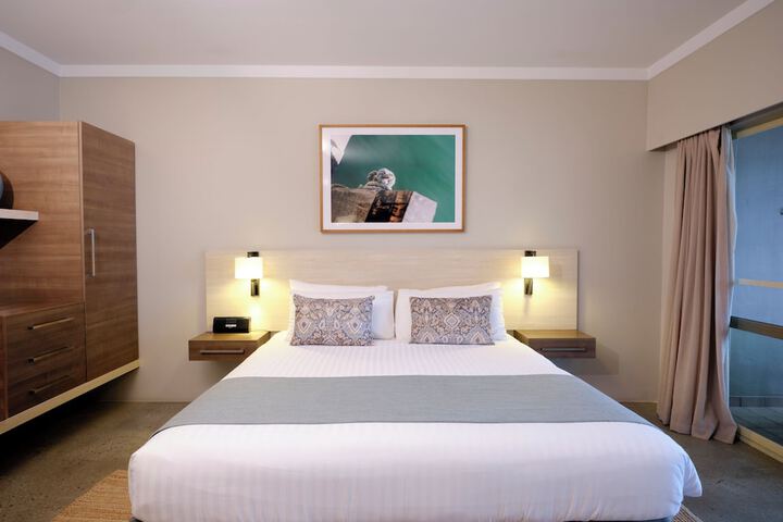 Room 12 of 27