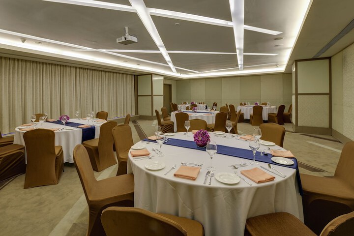 Ballroom/Hall 49 of 80