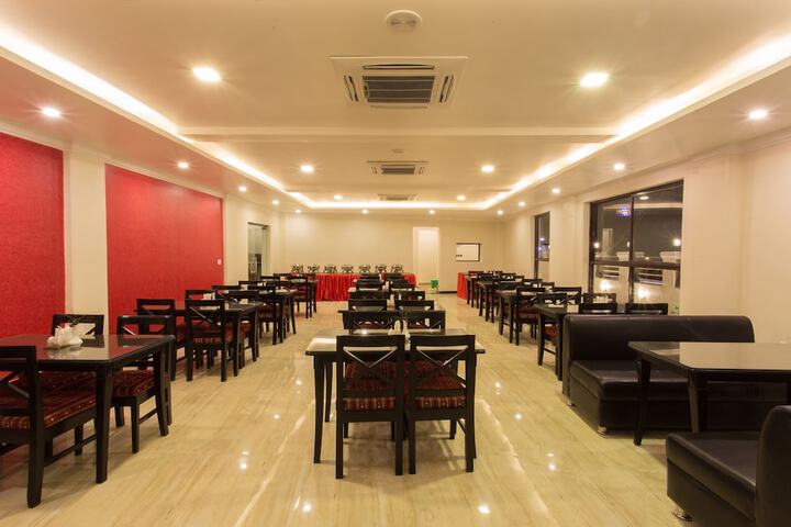 Dining 40 of 62