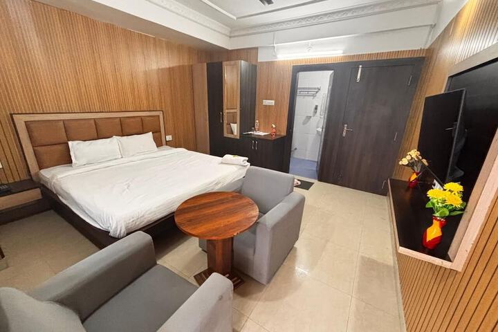 Room 18 of 34
