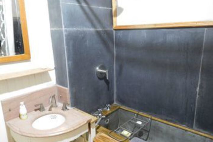 Room 14 of 120