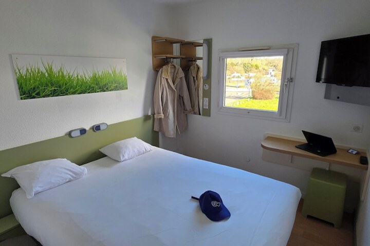 Room 2 of 50