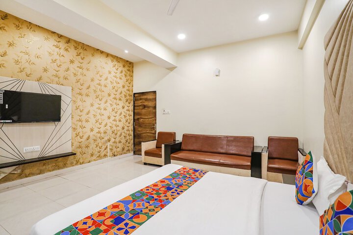 Room 9 of 27