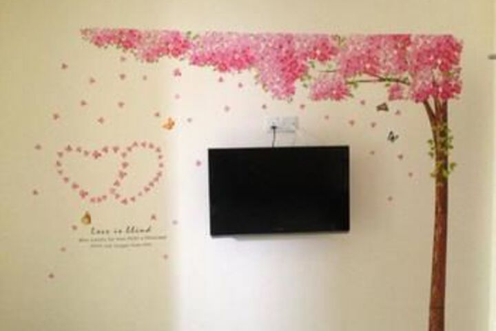 Room 13 of 20