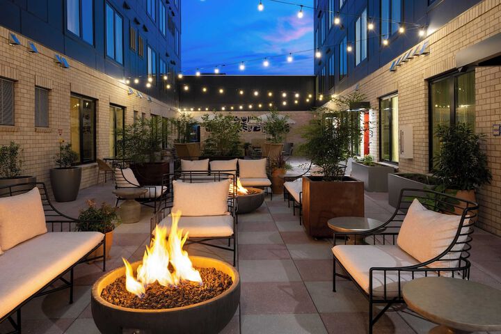 Hotel Exterior 99 of 113